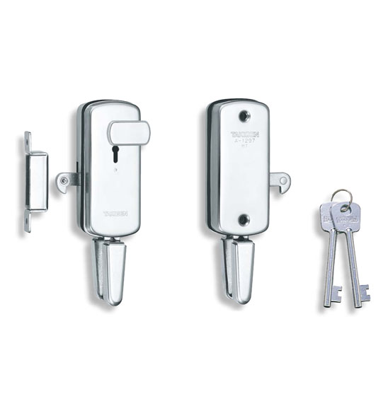 舟艇用单镰刀型锁